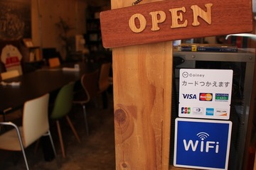 1人経営、路地裏のカフェを支えるタブレット決済システムとは？ 画像