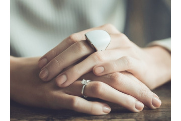 緊急時に家族が呼べるパニックボタン搭載! スマホ連携する指輪型デバイス「Nimb」 画像