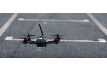 日産、超高速ドローン「GT-R Drone」開発!GT-Rとの対決動画を公開 画像