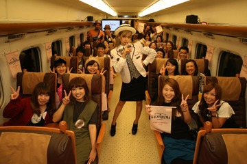 ローラ、九州新幹線の乗務員に!車内アナウンスで「まちがえちゃった~へへへ」 画像