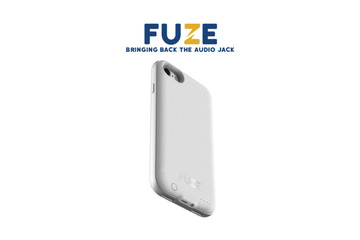 やはり出たか! イヤホンジャックアダプタ内蔵のiPhone 7/7 Plus向けケース登場 画像