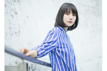 新山詩織、3rdアルバム『ファインダーの向こう』!タイアップナンバーを多数収録 画像