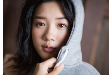 永野芽郁、オフィシャルカレンダー2017発売決定！ 画像