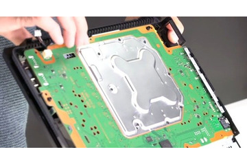 ソニーが「PS4 Pro」の“分解映像”を大公開! 画像