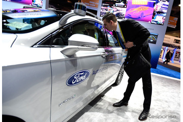 フォード、自動運転車の開発車両を初公開 画像
