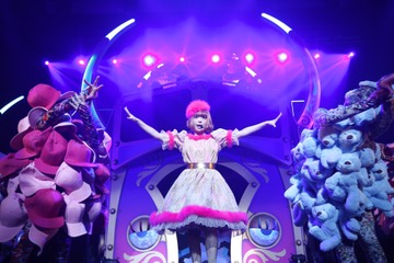 きゃりーぱみゅぱみゅ、14thシングルとVRメガネつき映像作品を4月同時発売! 画像