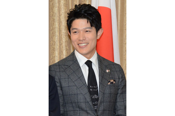 鈴木亮平、自身の恋愛感語るも「変態」と言われる 画像