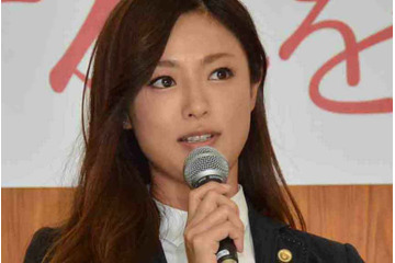 深田恭子、衝撃のおしん風ショットに反響続々！ 画像