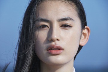 ポカリスエットガール・八木莉可子が高校生に！新CM「踊る始業式」編が公開に 画像