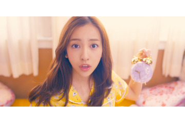 板野友美のシングルMVが公開に!「初めてのポップで爽やかな楽曲」 画像
