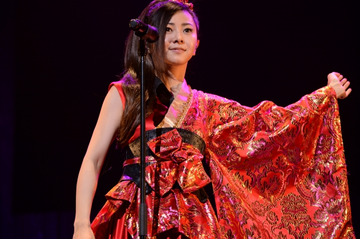 倉木麻衣ライブのファイナル公演がオンエア!「名探偵コナン」コラボメドレーも 画像