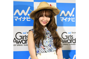 小嶋陽菜「卒業の実感まだわかない」……久々の大型イベントでランウェイ 画像