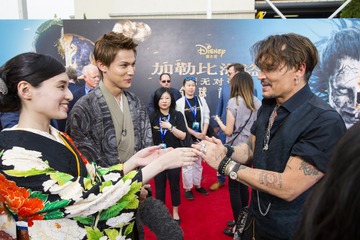 栗山千明&中川大志、ジョニー・デップとの対面に大興奮! 画像