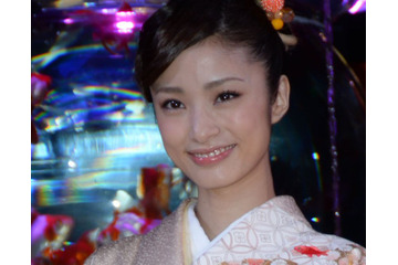 上戸彩が暴露!斎藤工は高度なシモネタを挟んでくる「完璧な変態」!? 画像