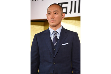 海老蔵が涙の会見、麻央さんは「”愛してる”ひとこと言って旅立った」 画像