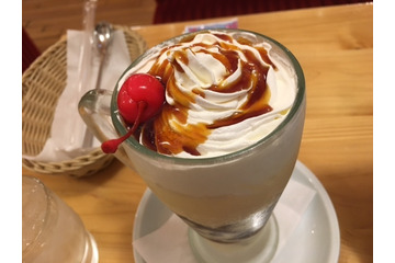 コメダ珈琲店の「飲むとプリン」は、まさに飲むプリン! 画像