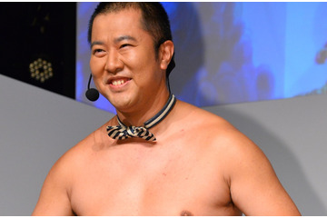 とにかく明るい安村、松居一代からの反応に驚き! 画像