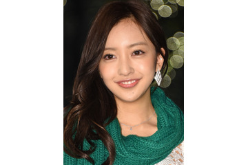 板野友美、写真集がまたまた重版でサービスカット公開!ファン「これはヤバい」と興奮 画像