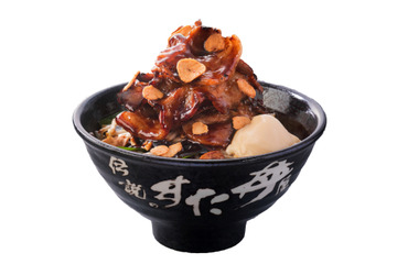 高さ15センチ、総重量700g!すた丼屋から新メニュー「頂すたみなトンテキ丼」が登場 画像