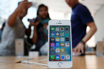 iPhone旧モデルが一斉値下げ……「SE」は39,800円~「7」は61,800円~ 画像
