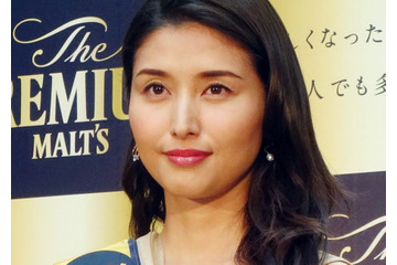 ファン大興奮!橋本マナミ、裸エプロン姿を披露 画像