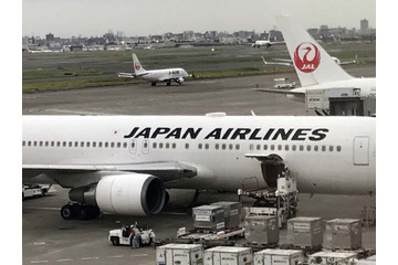 【機内Wi-Fiを試す!】国内線機内Wi-Fi、JALとANAではどちらが快適? 画像