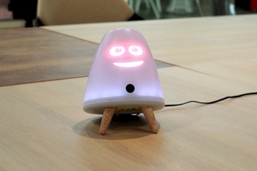 留守番中の子どもとつながる!スマートスピーカーのような「petoco」に会ってきた 画像