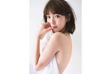 飯豊まりえ、下着カットにも初挑戦!20歳の誕生日に写真集 画像