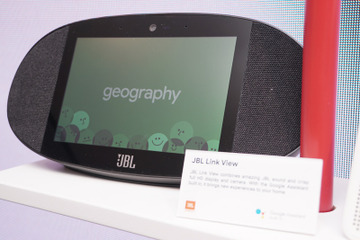 今度はタッチ画面付き!「Google Smart Display」でできることとは?【CES 2018】 画像