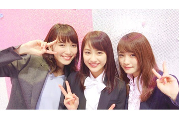 平祐奈、川栄李奈&飯豊まりえとスーツ姿の3ショットを公開! 画像