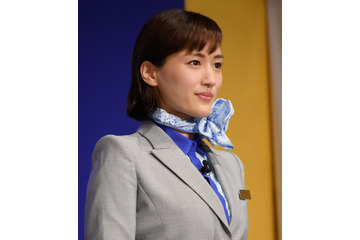 綾瀬はるかのCA姿を吉沢亮が「素敵です」と絶賛 画像