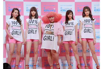 堀田茜&八木アリサ&Niki&藤井サチ、ショーパンスタイルで美脚披露……輝く秘訣は? 画像