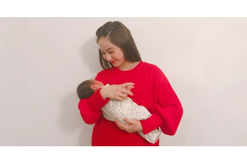 平祐奈、イタリアで甥っ子を抱っこ!「ニヤニヤとまんない」 画像