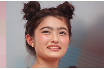 “太眉”女子高生・井上咲楽、大好きな蛭子能収に手作りモンペをプレゼント！ 画像