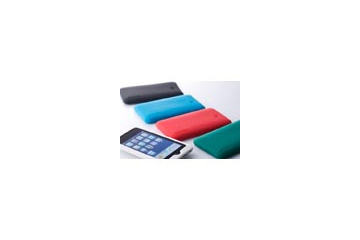 5色カラバリの第2世代iPod touch用のシリコンケース——実売1,480円 画像