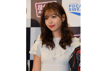 藤田ニコル、ウエディングドレス姿を披露「早く報告したい」 画像