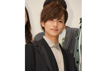 藤田富、ガチャピン&ムックの誕生日プレゼントに大興奮「幸せそうな顔をしている」 画像