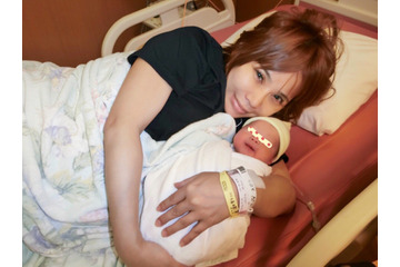 漫画家・浜田ブリトニー、第1子女児を出産「陣痛が来てから12時間」 画像