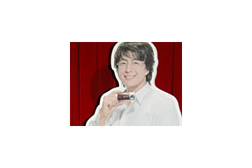 ソニー、ペ・ヨンジュン起用のデジカメ「DSC-L1」を特別展示 ヨン様の等身大写真も登場 画像