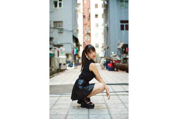 上坂すみれ、初の海外ロケで撮影したジャケット＆最新アー写を公開 画像