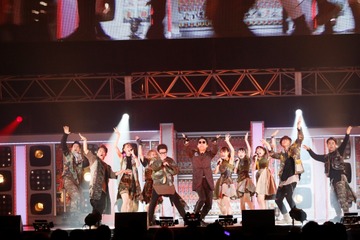 チームしゃちほこ×RADIO FISH、コラボシングル「BURNING FESTIVAL」初披露 画像