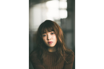 欅坂46・小林由依が『with』の専属モデルに就任! 画像