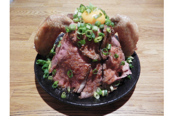 800gのローストビーフ丼が最低価格1円！？　天使のローストビーフ丼！ 画像