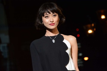 山田優&森星、ギリギリセクシールックでランウェイをウォーキング! 画像