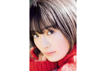 乃木坂46の4期生・清宮レイが初々しいグラビアを披露! 画像