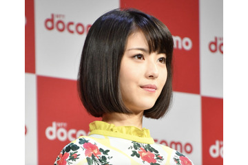 浜辺美波のラフショットに「かわいいい!」の声 画像