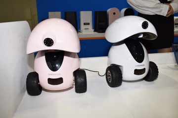 【Interpets（インターペット） 2019 Vol.5】ペット相手の遠隔操作ロボットが展示中！内蔵マイクで呼びかけも 画像