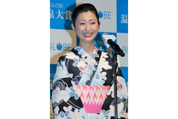 壇蜜、ピース又吉を誘う!「毛布1枚持って転がり込んでくだされば」 画像