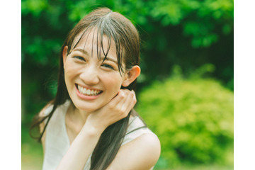 秋本帆華がアートブック！濡れ髪&濡れ顔カットが公開に 画像