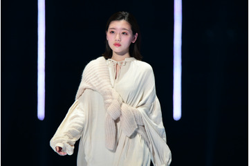 【TGC 2019】日向坂46・加藤史帆と高本彩花が小悪魔的ウインクで魅了! 画像